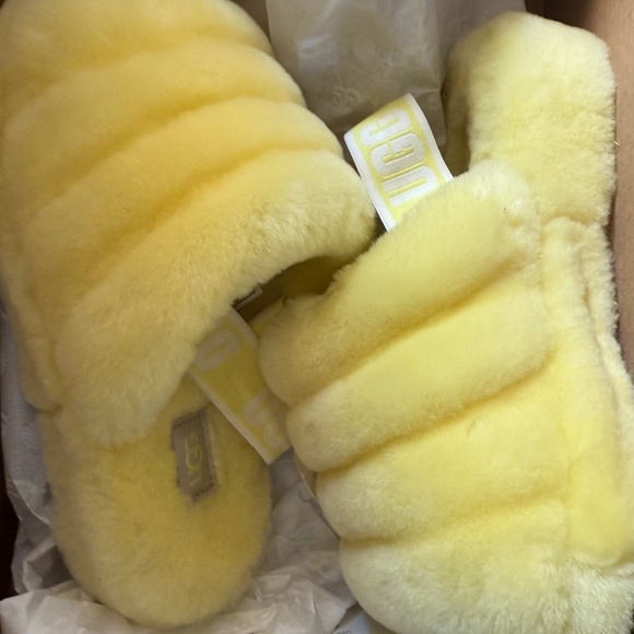 Ugg Slippers - Picture 1 of 4